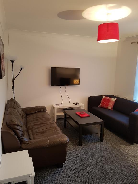 Bathgate Contractor And Business Apartment Екстериор снимка